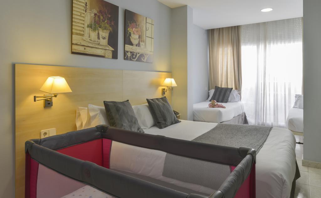 Alexandra Aparthotel Benstarhotelgroup Tarragona Szoba fotó